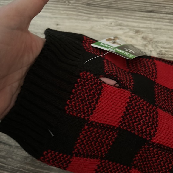 NWT Buffalo Red Black Plaid Pet Knit Dog Sweater Med 12” Length 100% Acrylic - Picture 5 of 7
